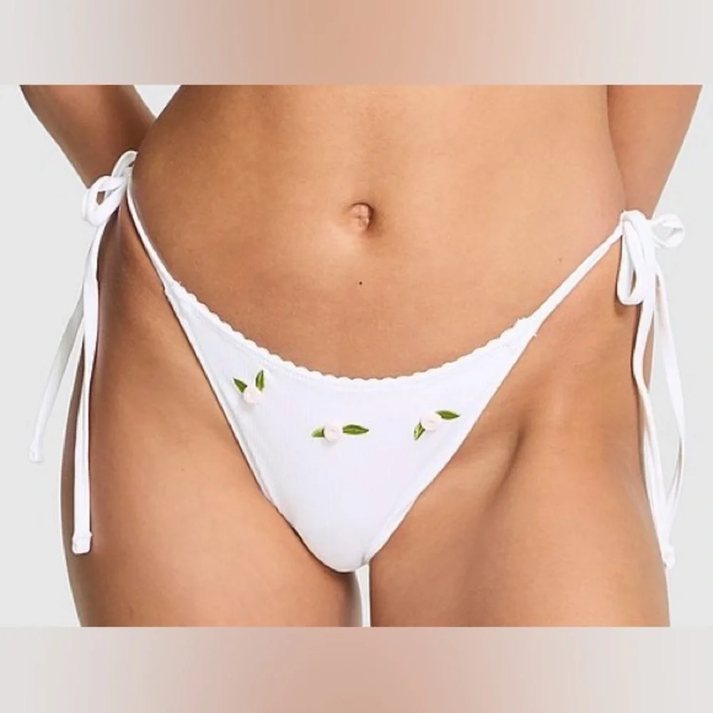 NWT Frankie’s Bikinis Iris Rib Top & Rosemary Itsy Rib Bikini VS White Size S